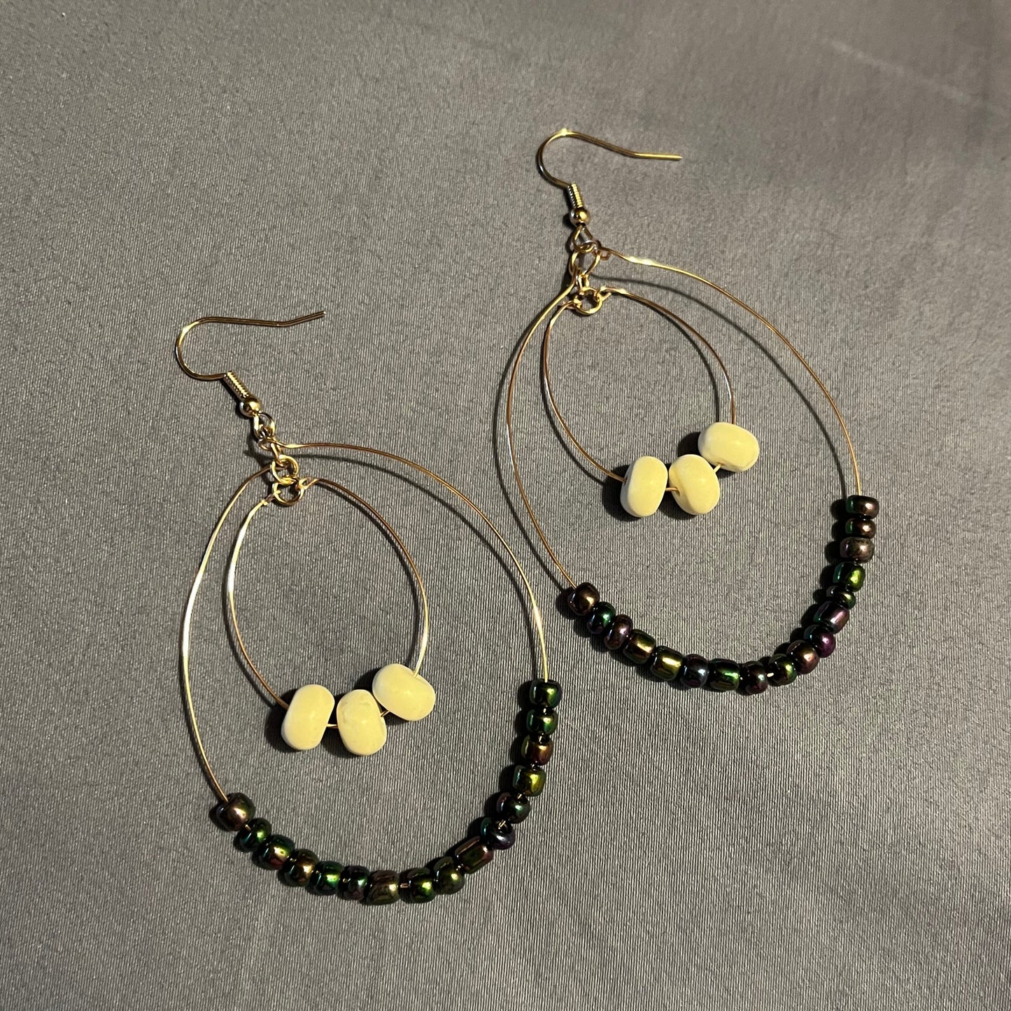 HOWLITE HOOP EARRINGS FEAT. DARK AURA BEADS