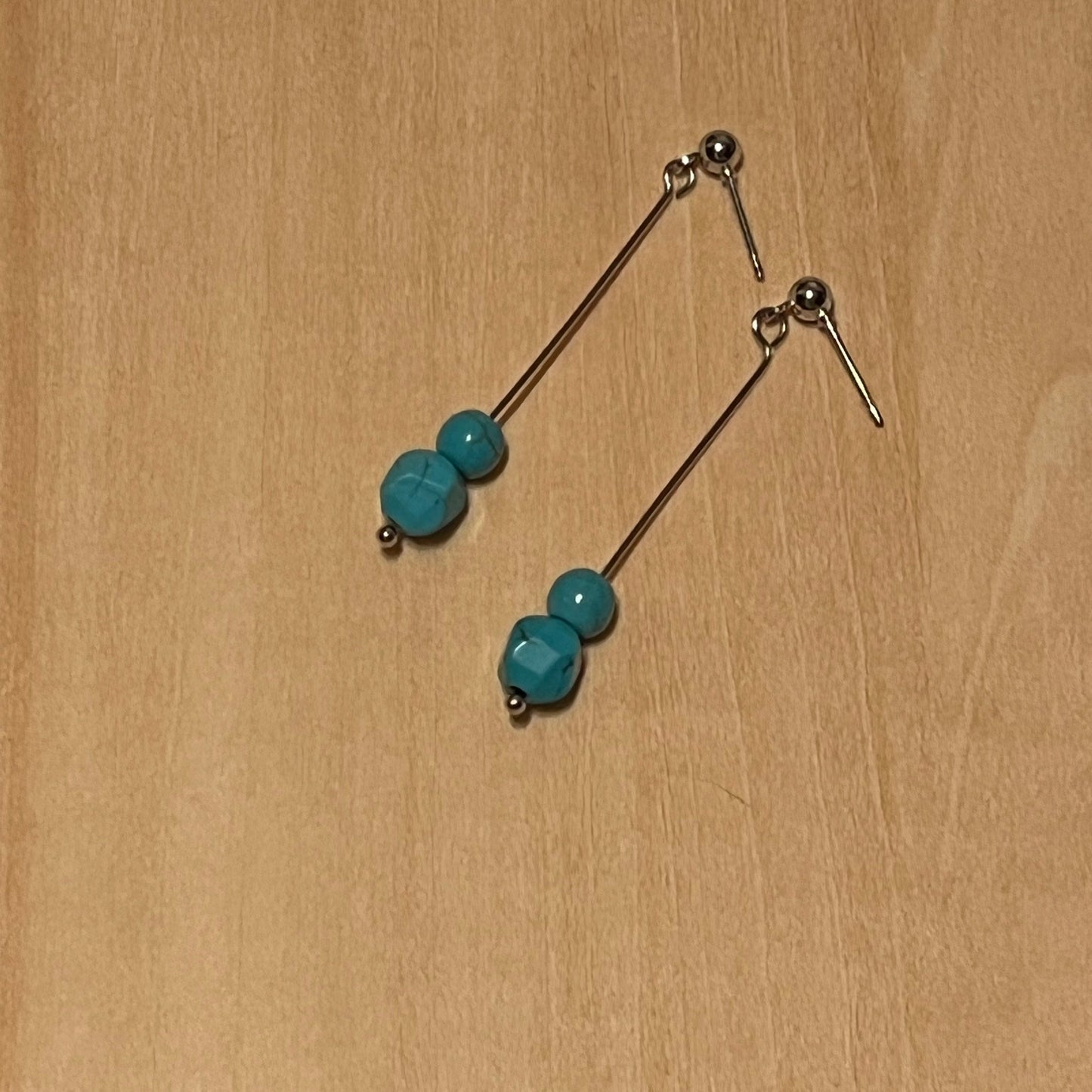 MINIMALIST DANGLE EARRINGS