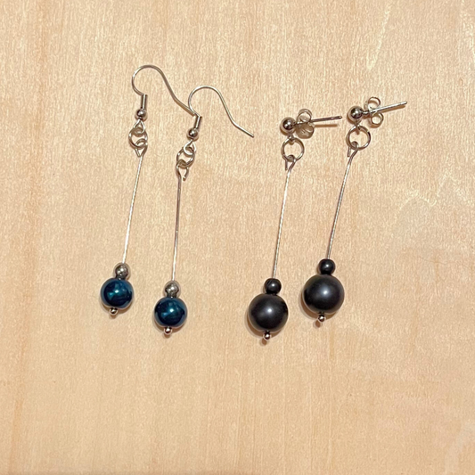 MINIMALIST DANGLE EARRINGS