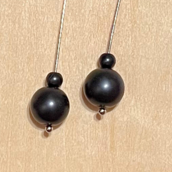 MINIMALIST DANGLE EARRINGS